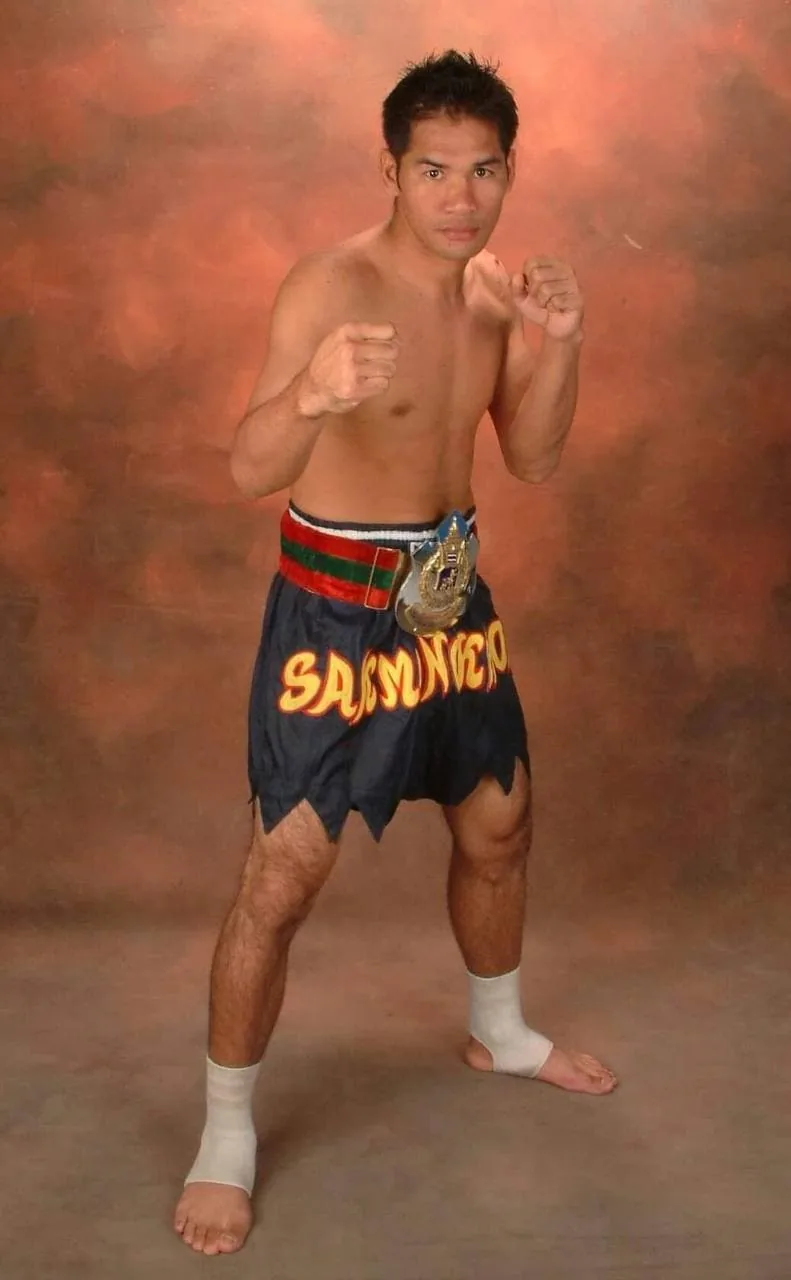 Sakmongkol Sithchuchok — Muay Thai Legend